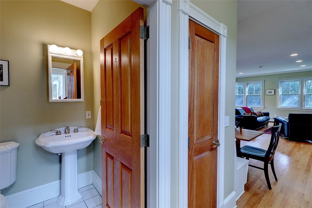 130 Alfred Drowne Road Barrington, RI 02806 - Photo 21 of 40