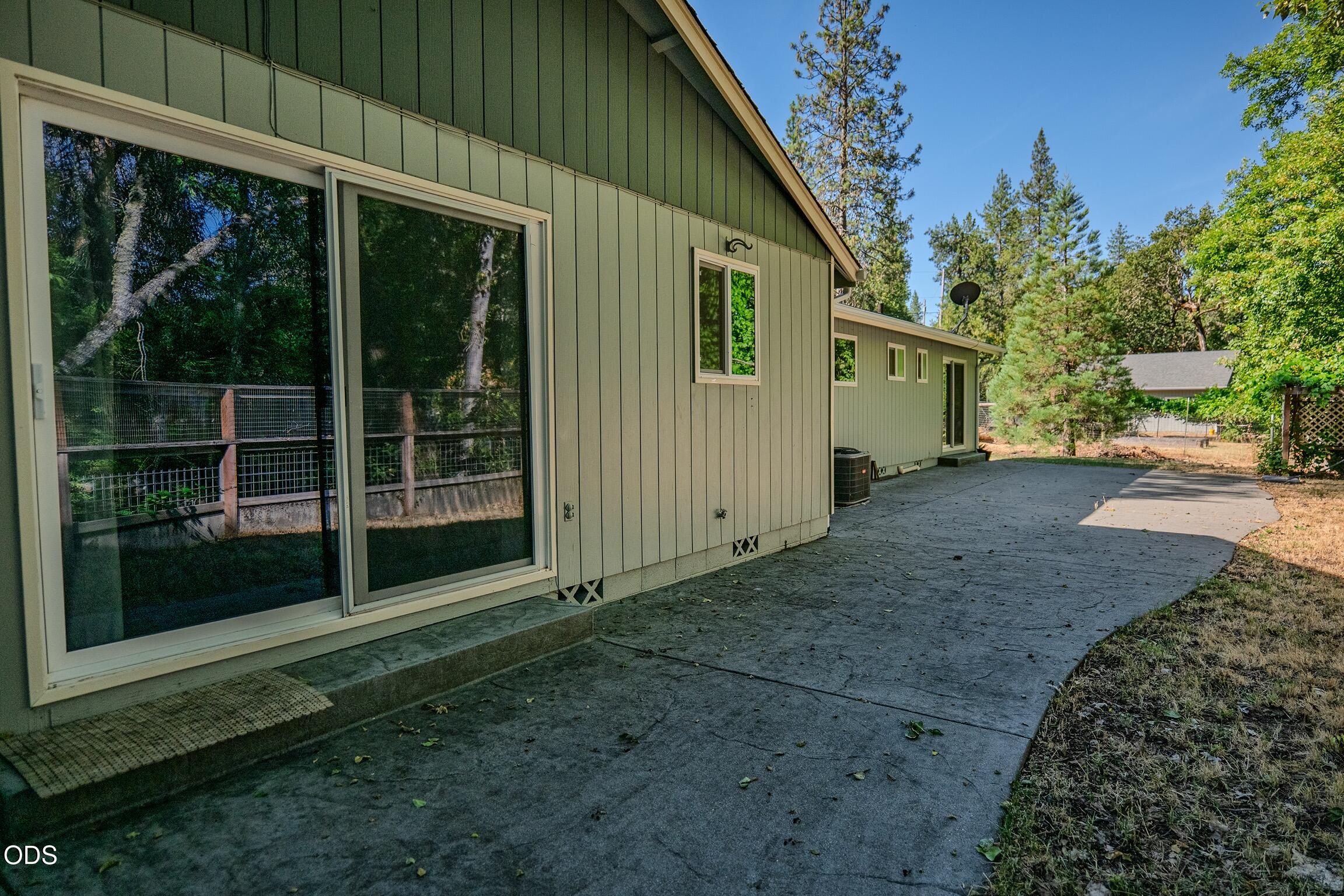 2750 Granite Hill Road Grants Pass, OR 97526 - Photo 31 of 47