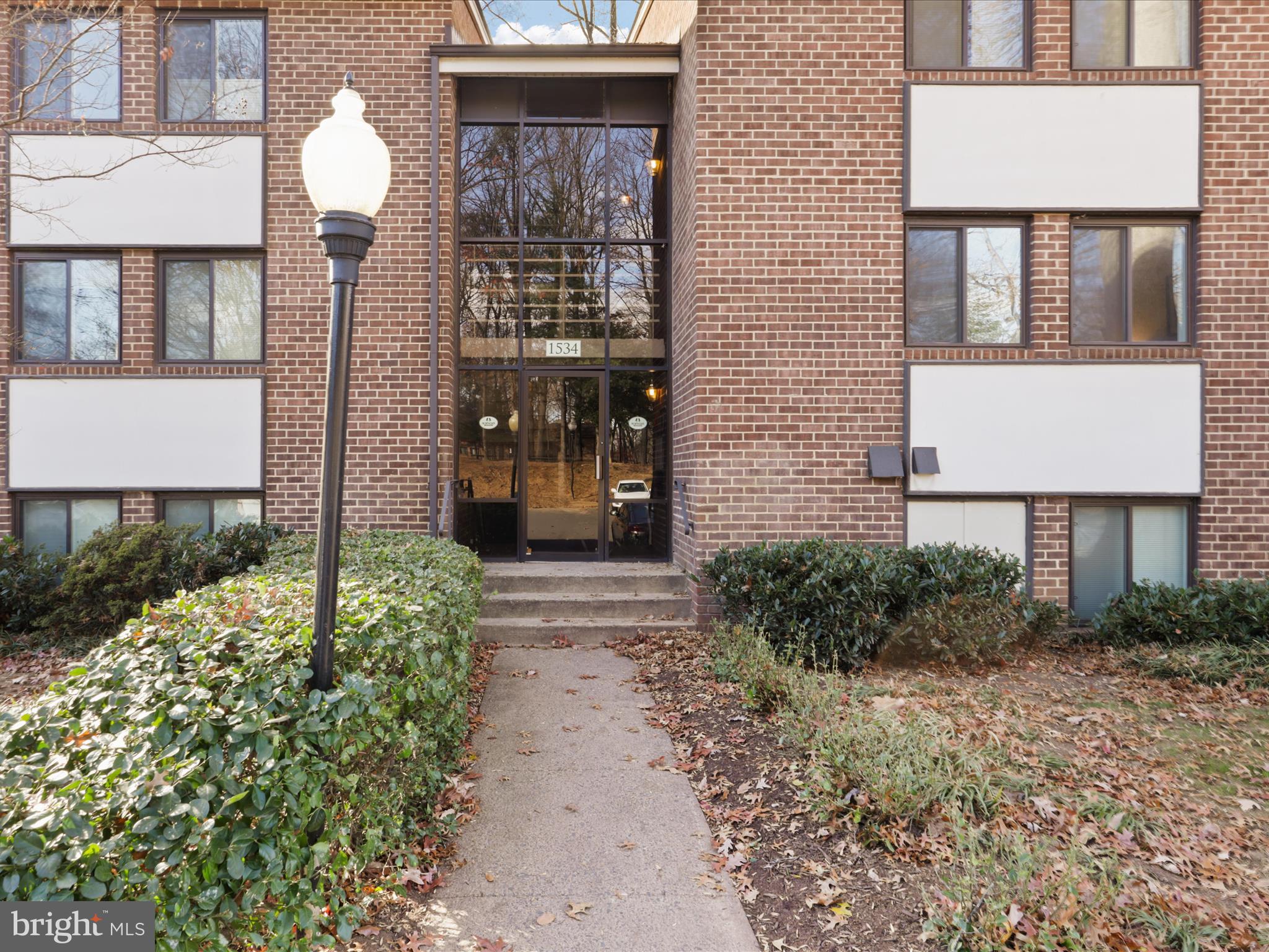 1534 Northgate Square, Unit 12B Reston, VA 20190 - Photo 16 of 24 Gallery Image 16