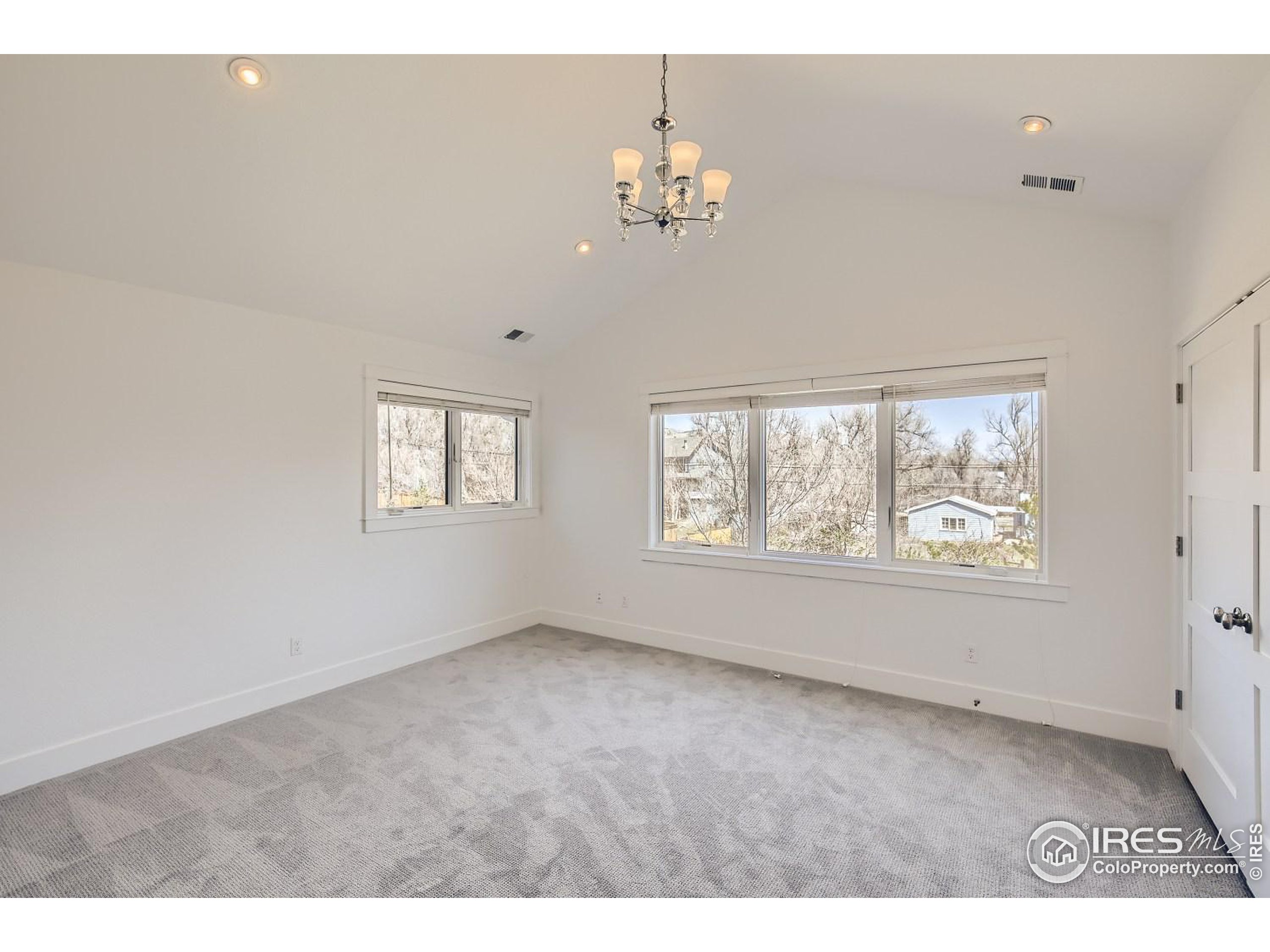 1525 Oak Avenue Boulder, CO 80304 - Photo 22 of 30 a view of an empty room with a window