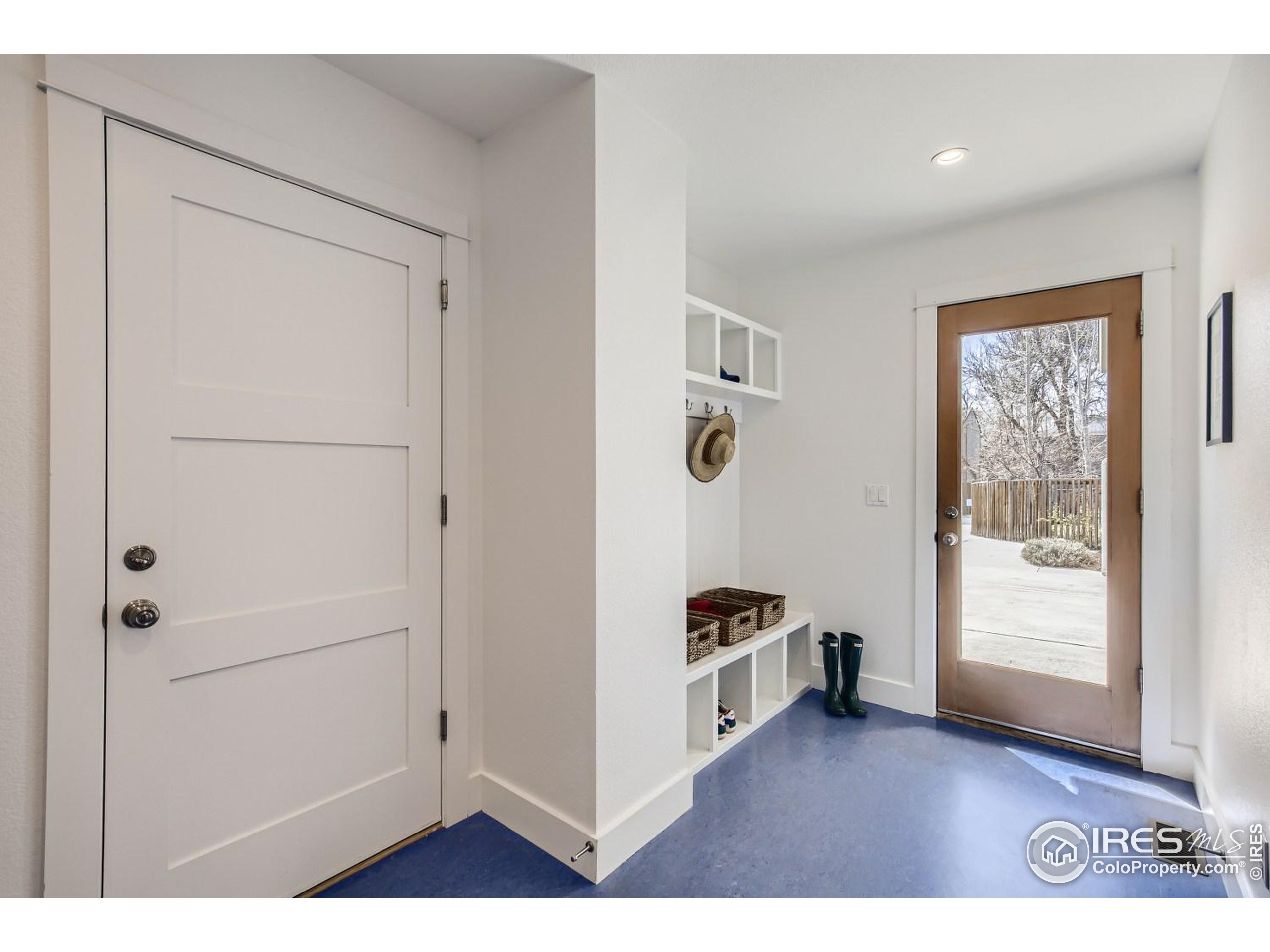 1525 Oak Avenue Boulder, CO 80304 - Photo 27 of 30 a view of kitchen with hardwood floor and electronic appliances