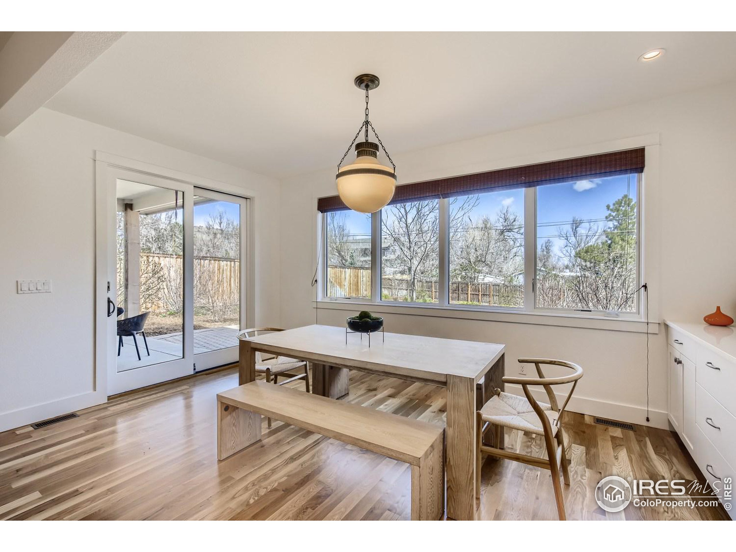 1525 Oak Avenue Boulder, CO 80304 - Photo 6 of 30 a living room with furniture and a window