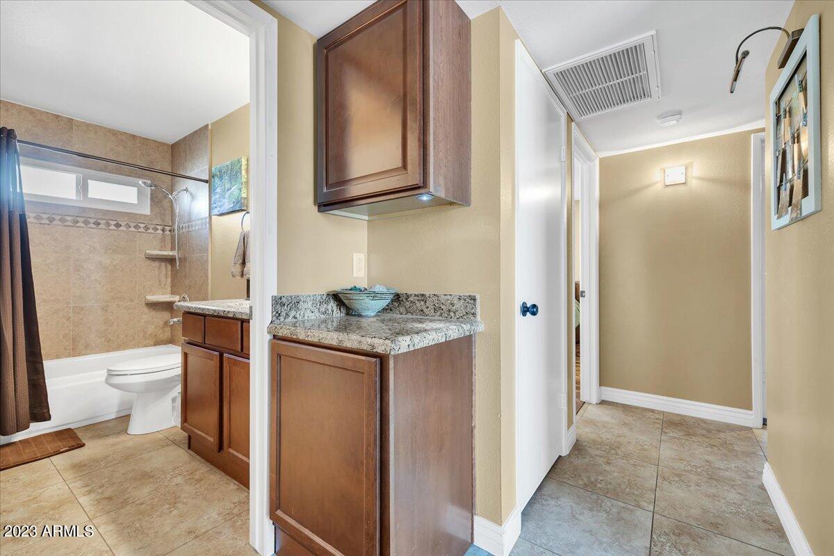 3720 West Redfield Road Phoenix, AZ 85053 - Photo 12 of 32 19-3702 W Redfield-19