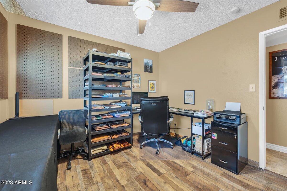3720 West Redfield Road Phoenix, AZ 85053 - Photo 17 of 32 30-3702 W Redfield-30