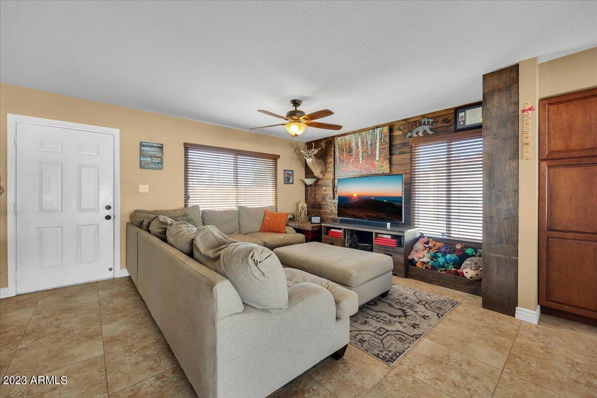 3720 West Redfield Road Phoenix, AZ 85053 - Photo 2 of 32 04-3702 W Redfield-4