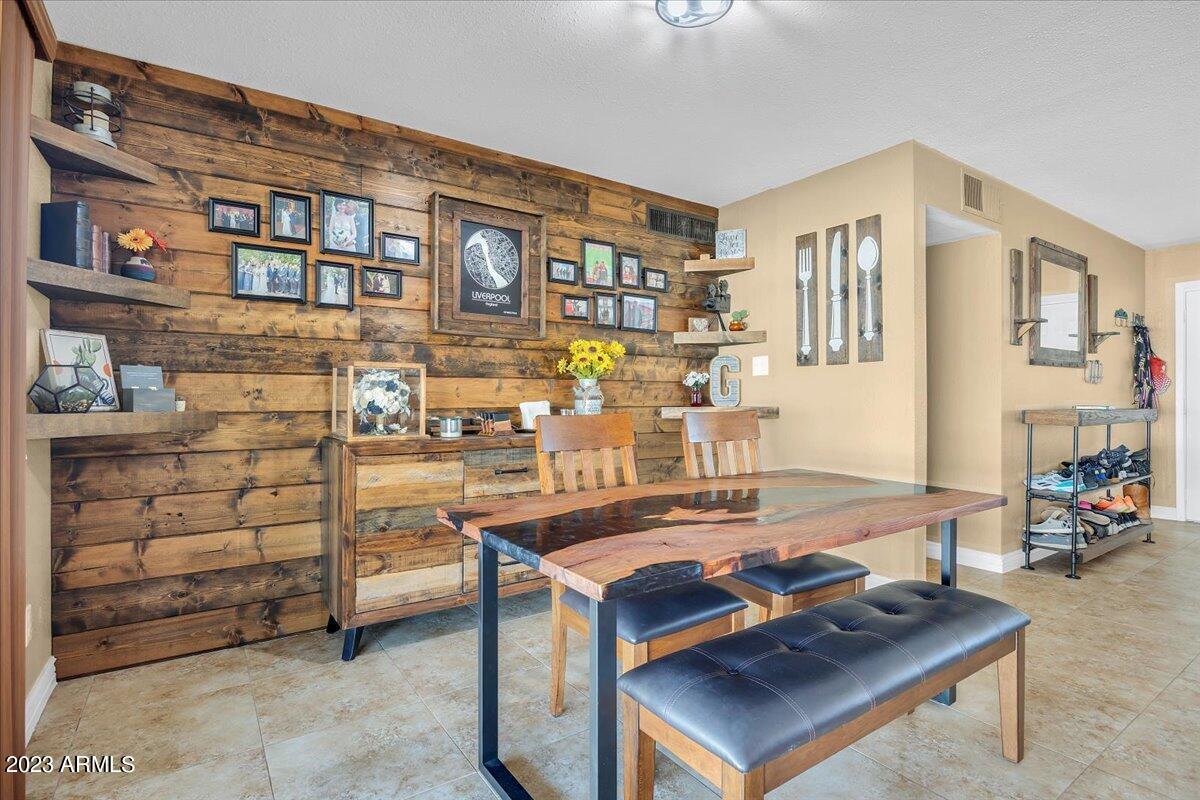 3720 West Redfield Road Phoenix, AZ 85053 - Photo 7 of 32 11-3702 W Redfield-11
