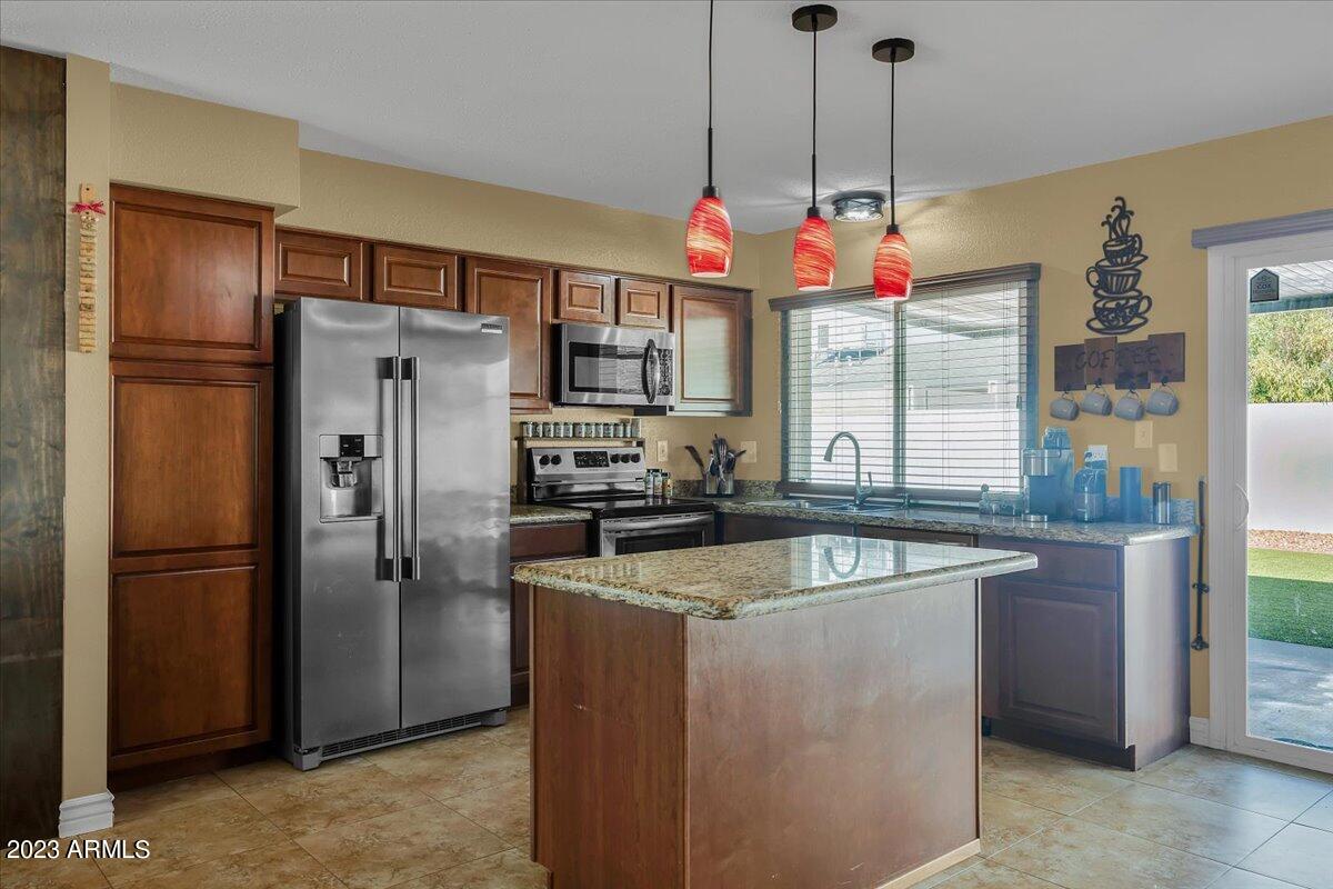 3720 West Redfield Road Phoenix, AZ 85053 - Photo 9 of 32 13-3702 W Redfield-13