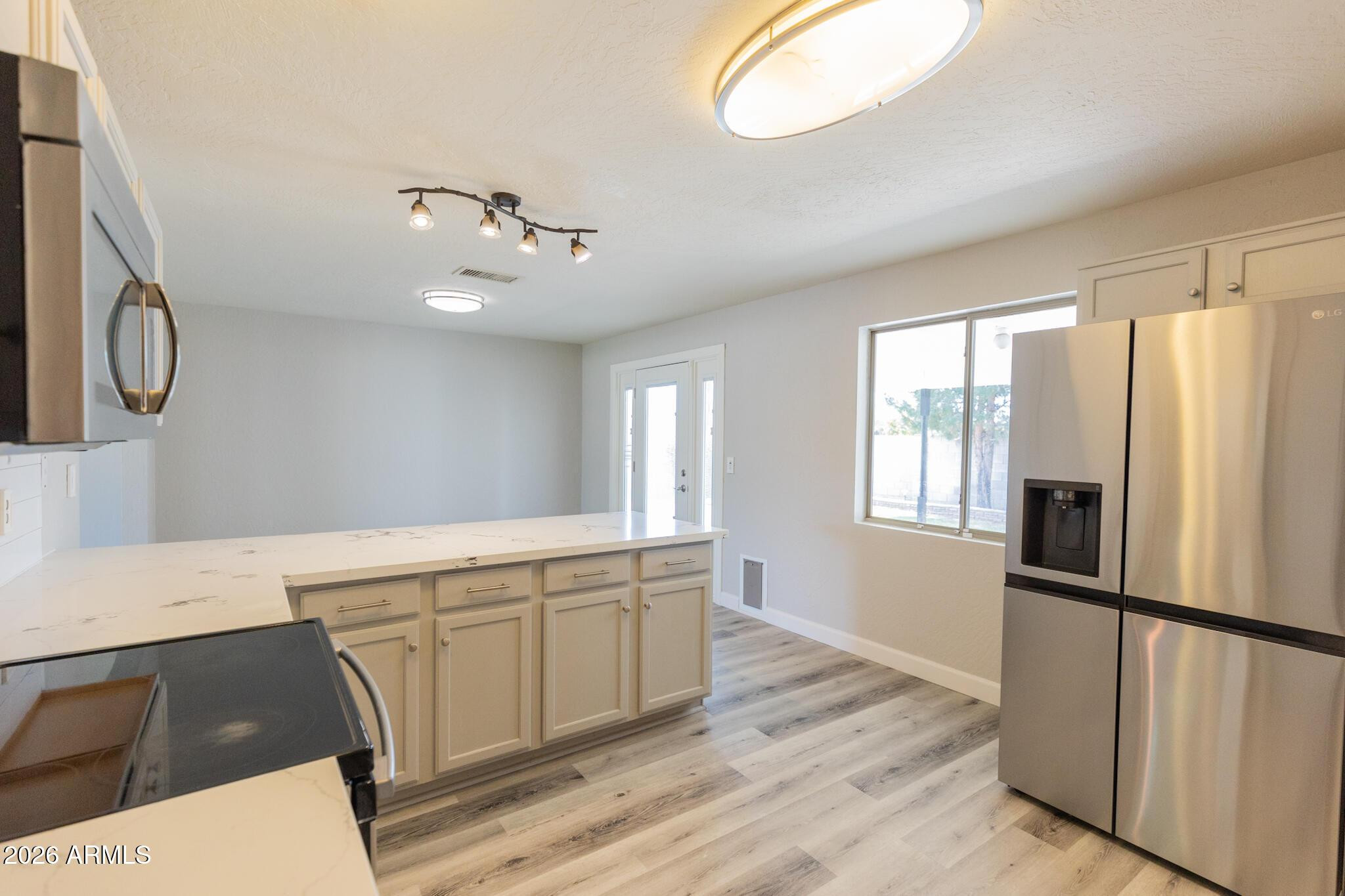 1305 West Romo Jones Street Tempe, AZ 85281 - Photo 9 of 26