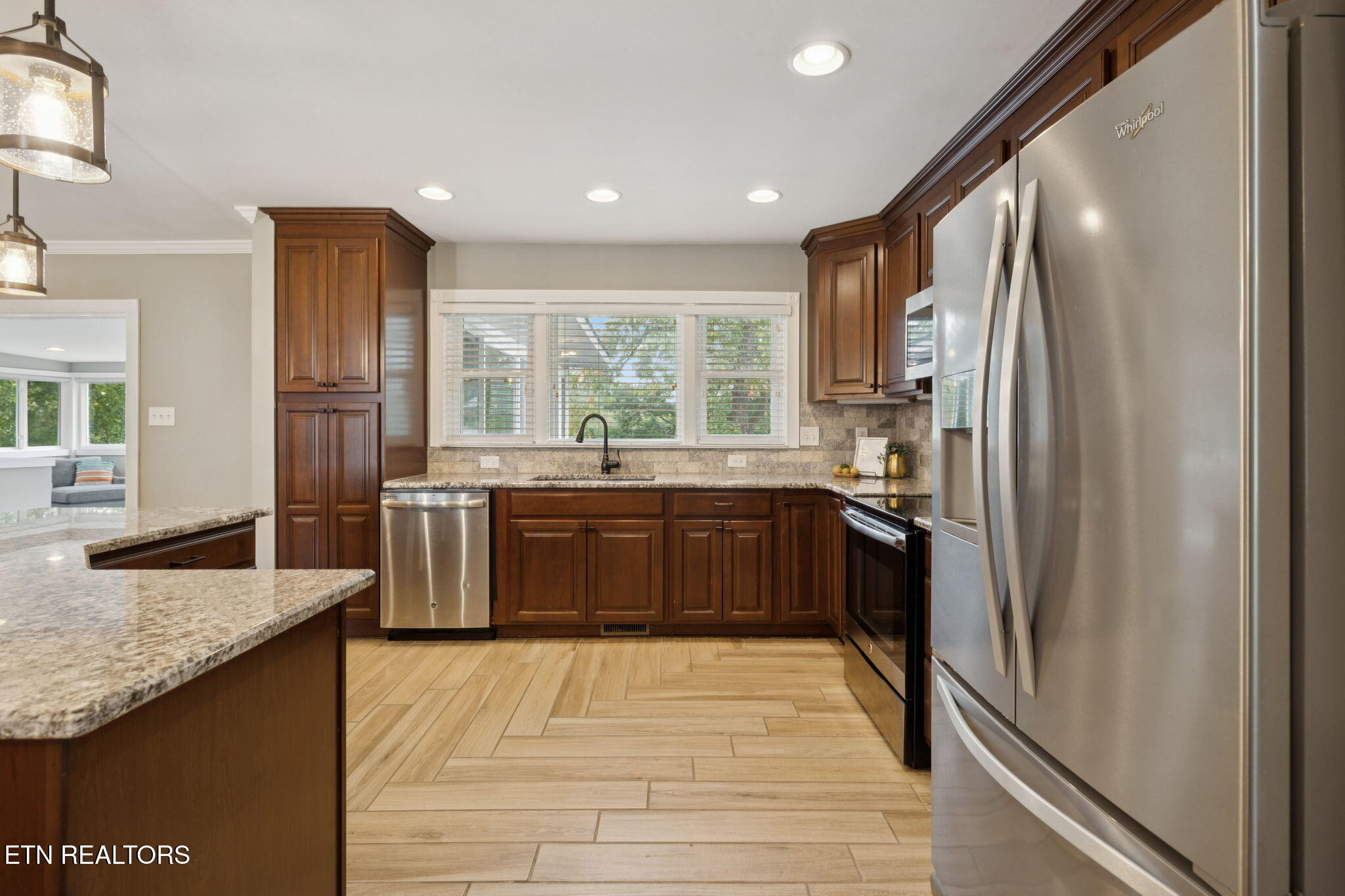 3847 Wilani Road Knoxville, TN 37919 - Photo 15 of 56 Stainless Steel Appliances