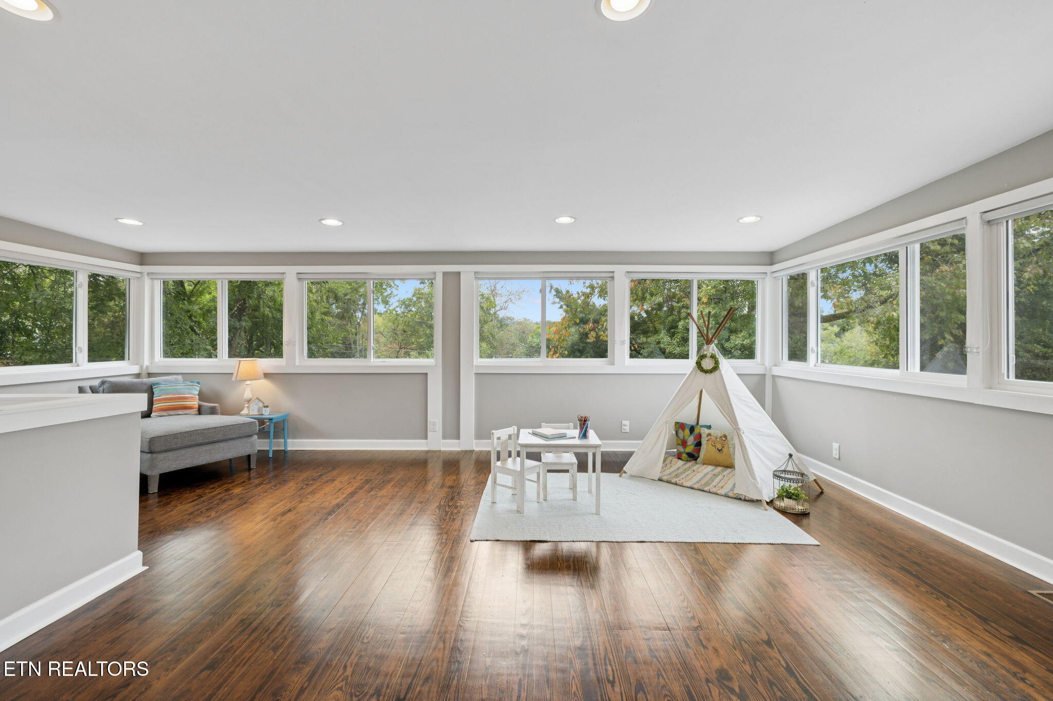 3847 Wilani Road Knoxville, TN 37919 - Photo 17 of 56 Sunroom