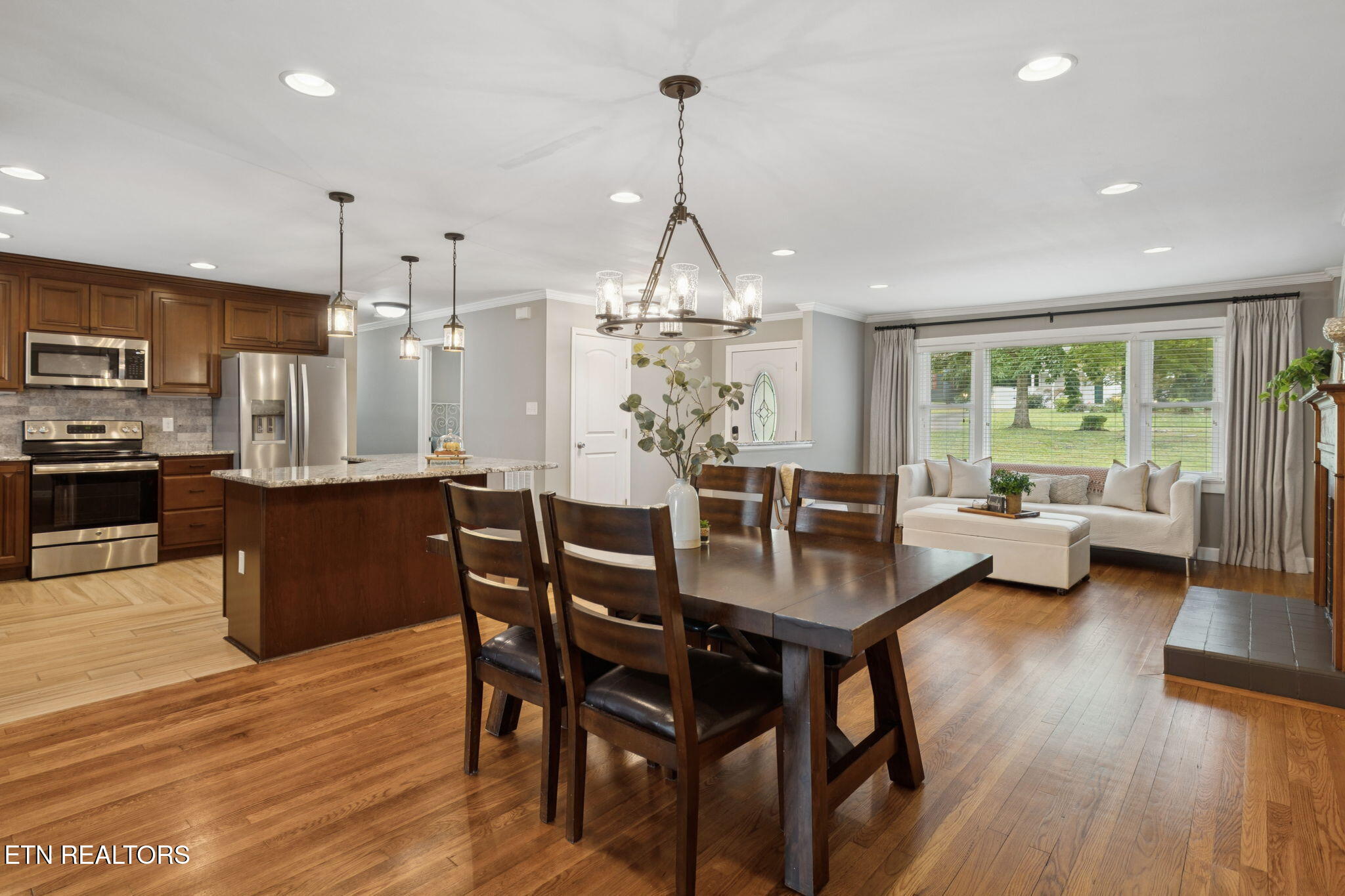 3847 Wilani Road Knoxville, TN 37919 - Photo 6 of 56 Spacious Main Living Area