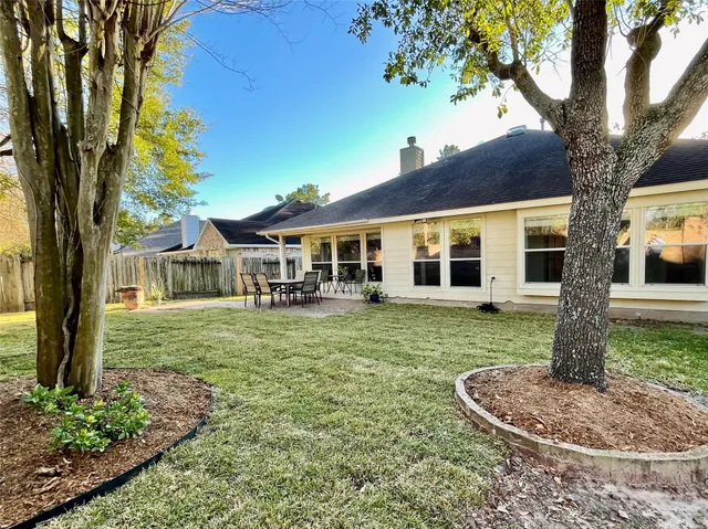 $2,400 | 13714 Brighton Park Drive, Houston, TX 77044