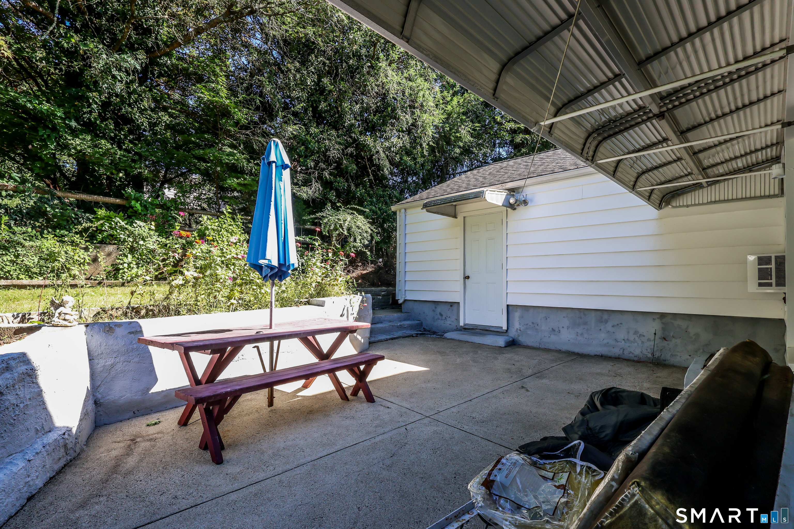 124 Chestnut Hill Road Trumbull, CT 06611 - Photo 34 of 38 Gallery Image 34