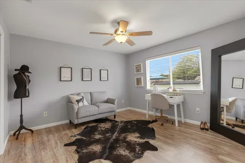 $495,000 | 208 Skyloop Drive, Austin, TX 78745