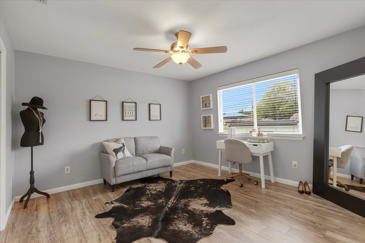208 Skyloop Drive Austin, TX 78745 - Photo 22 of 34