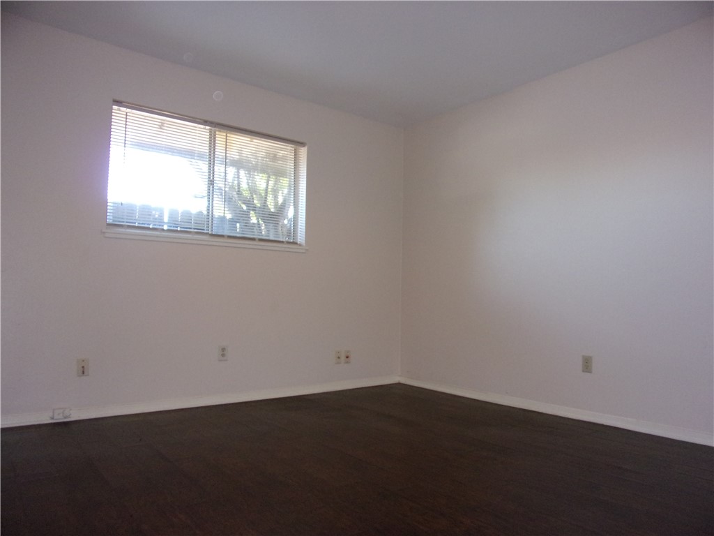3034 Sunnybrook Road Corpus Christi, TX 78415 - Photo 14 of 20 an empty room with a window