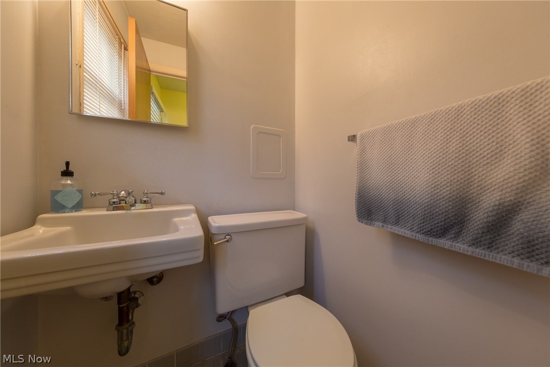 1879 Brainard Road Lyndhurst, OH 44124 - Photo 16 of 29