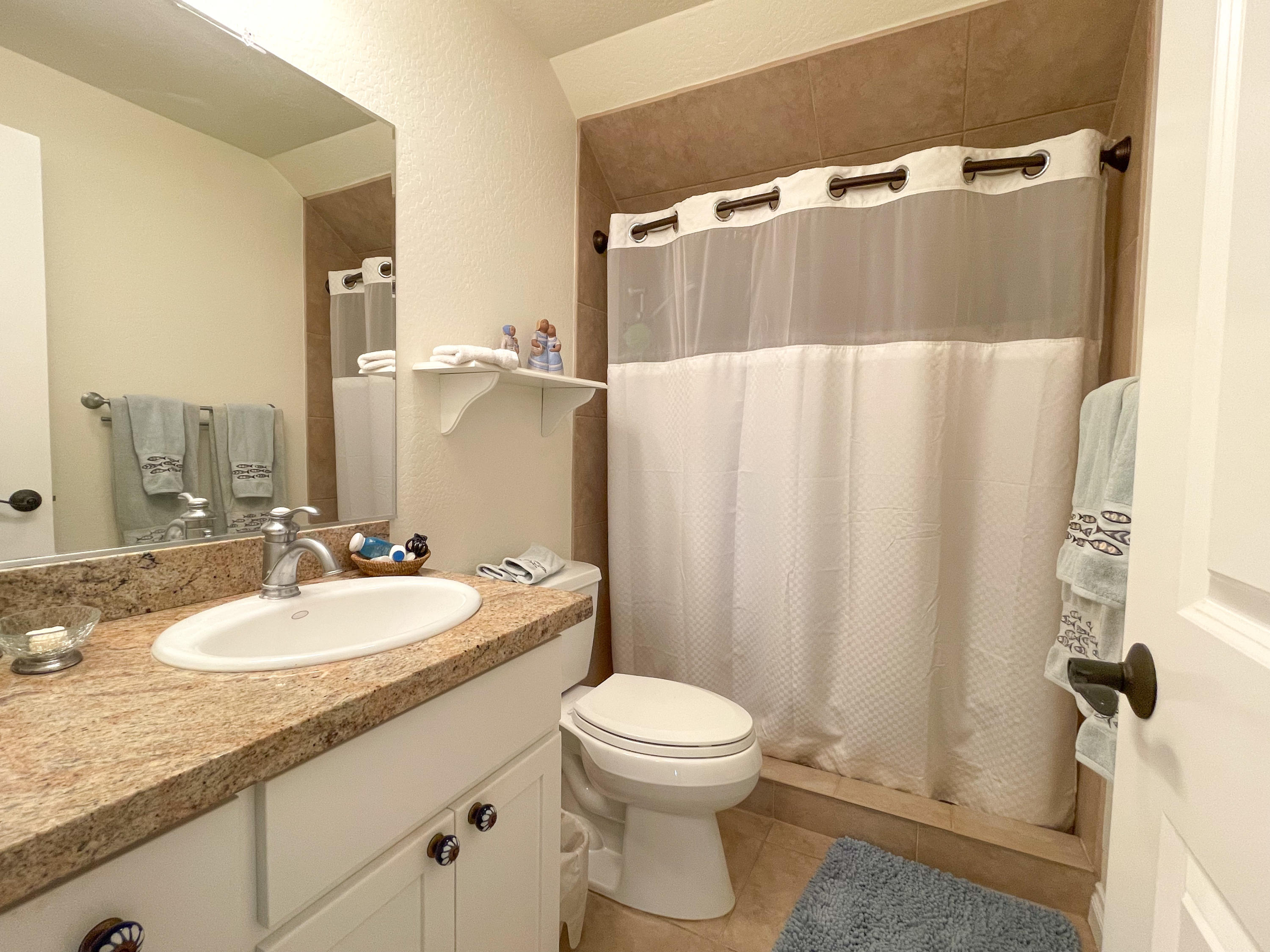 2994 Freeland Road Central Point, OR 97502 - Photo 39 of 66 Garage Bathroom1