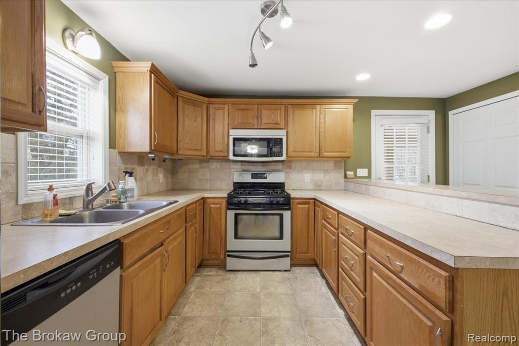 4340 North Webster Road Flushing, MI 48433 - Photo 16 of 47