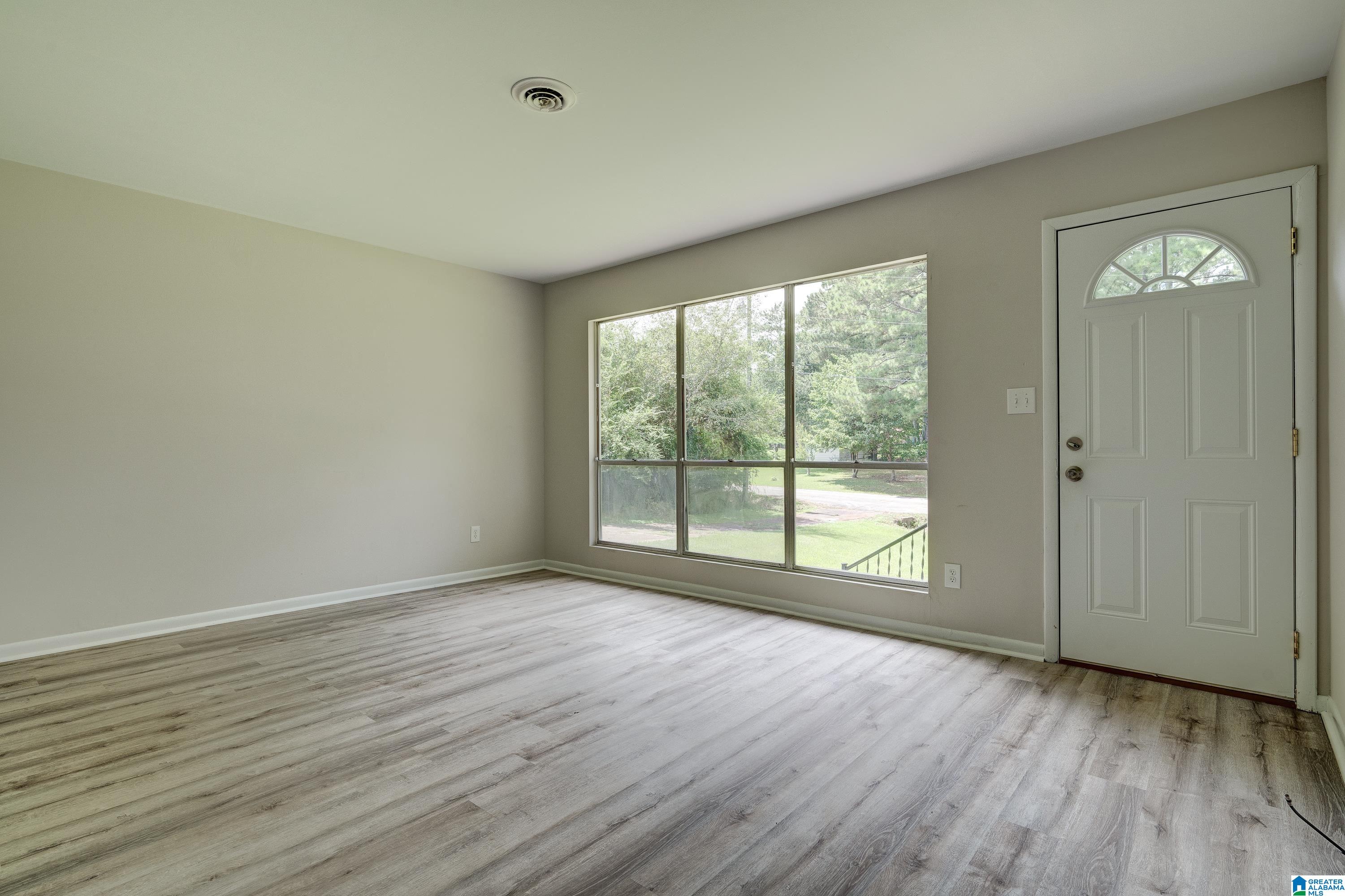 690 Dates Circle Bessemer, AL 35023 - Photo 3 of 23