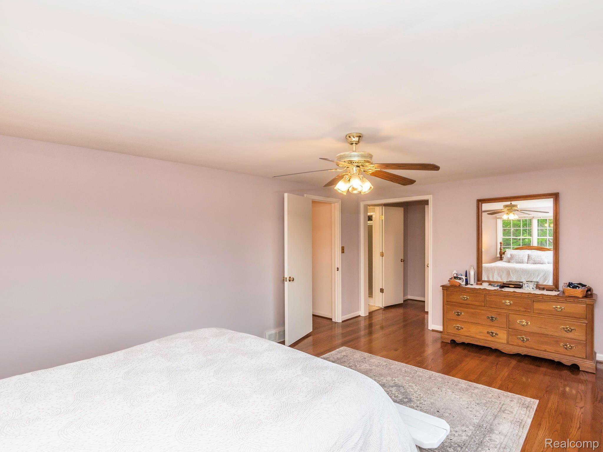 563 North Rosedale Court Grosse Pointe, MI 48236 - Photo 39 of 75 063_51.jpg