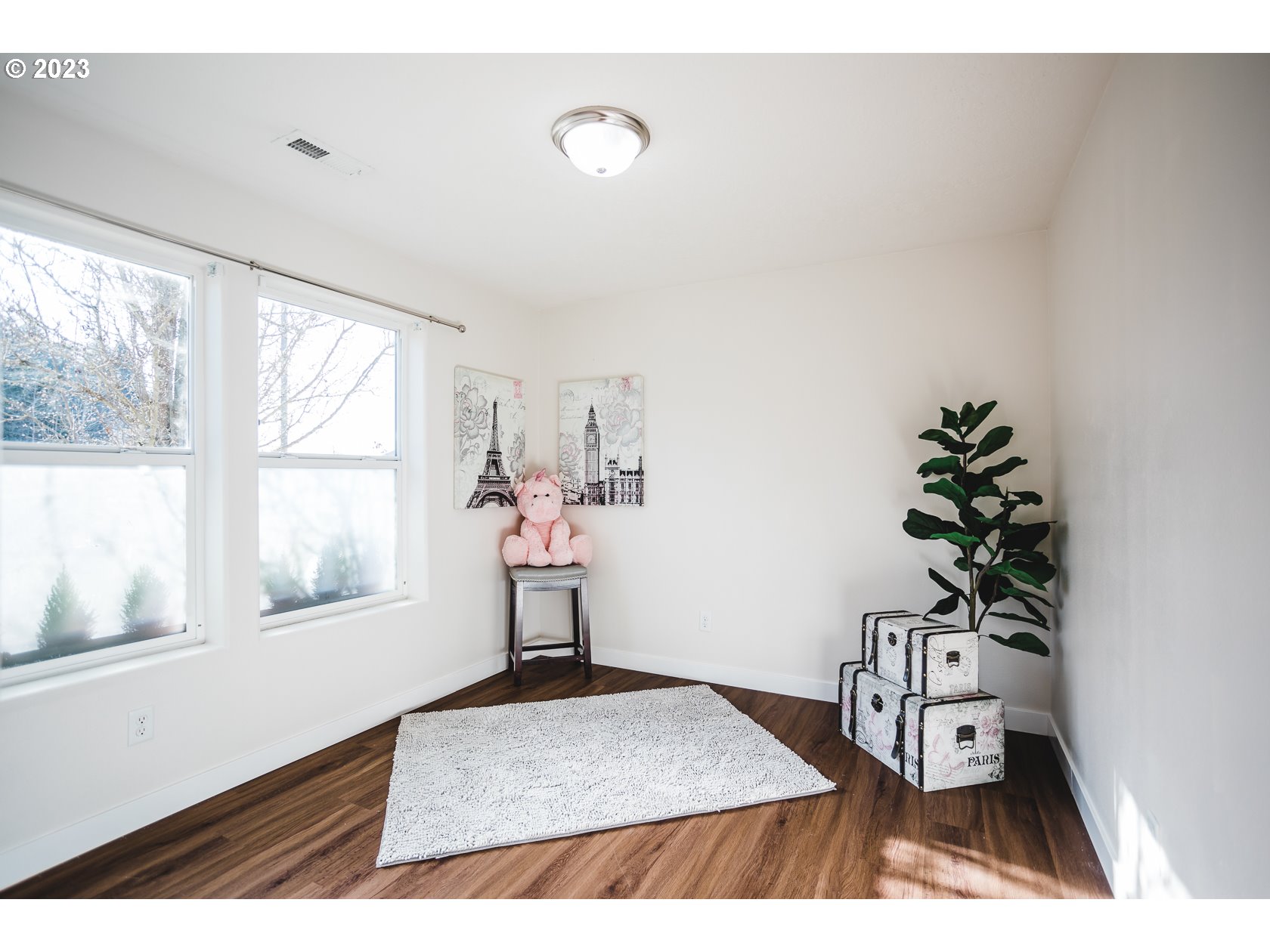 4840 Holly Street Springfield, OR 97478 - Photo 5 of 27 a living room with furniture and a window