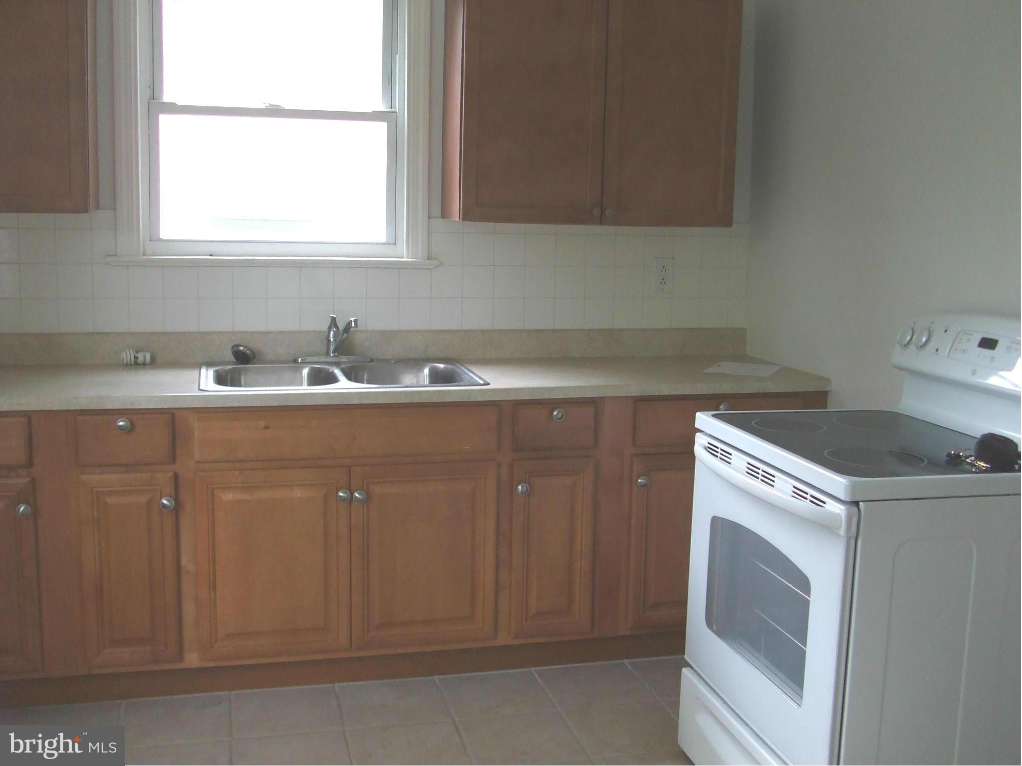 5711 Landover Road Hyattsville, MD 20784 - Photo 4 of 11 Kitchen