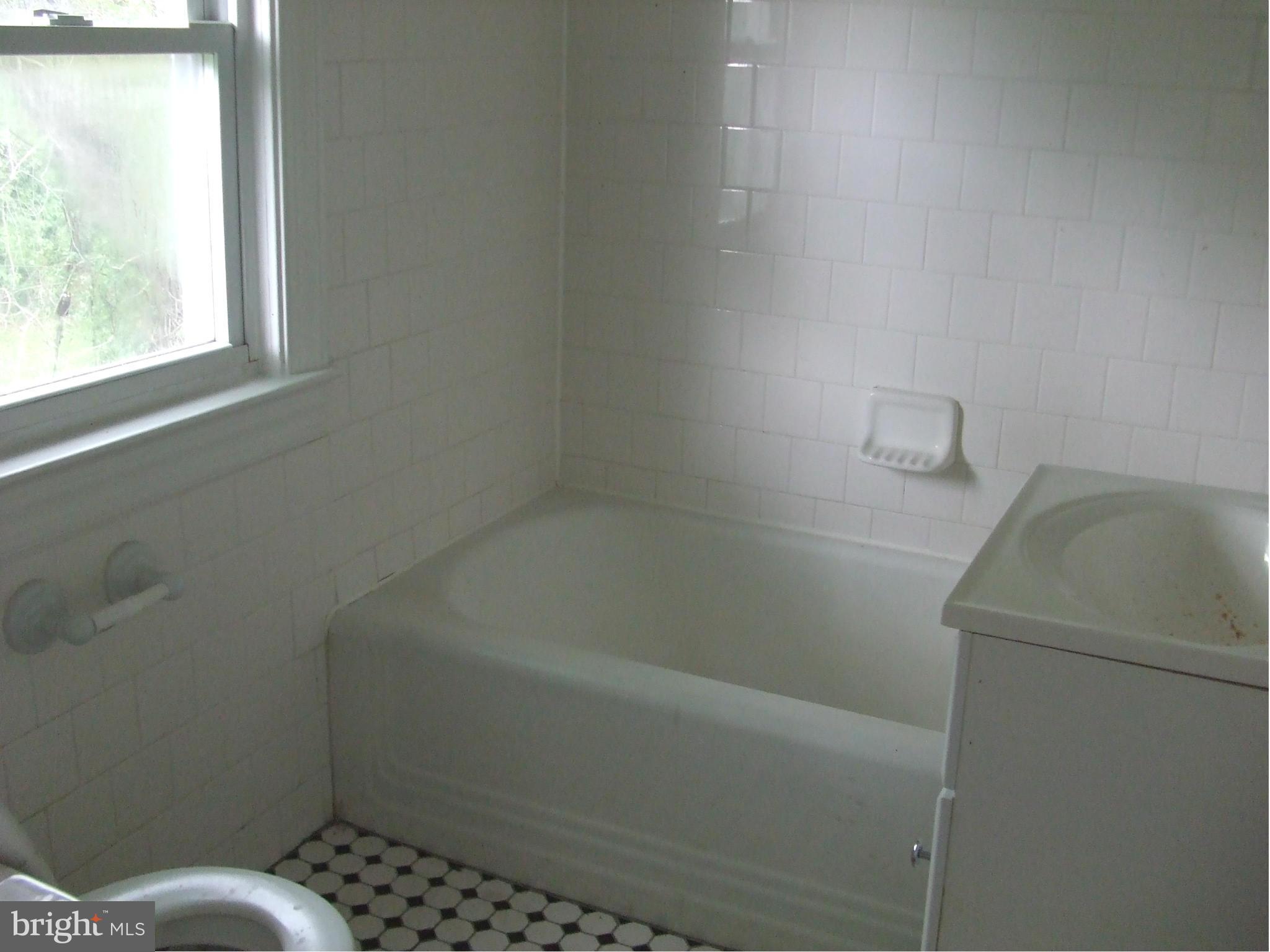 5711 Landover Road Hyattsville, MD 20784 - Photo 5 of 11 Bath (Master)