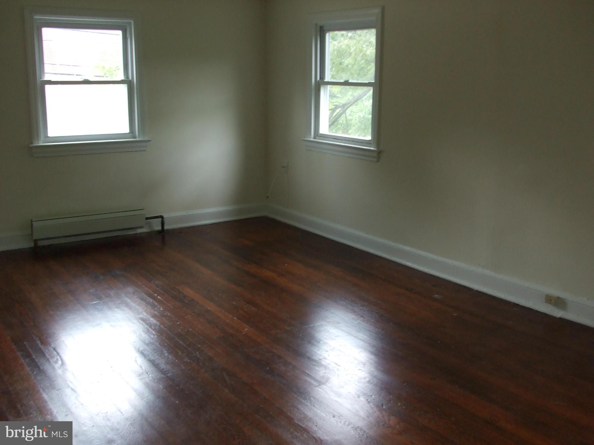 5711 Landover Road Hyattsville, MD 20784 - Photo 7 of 11 Bedroom (Master)