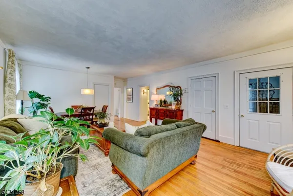 $2,400 | 11 Sterling Parkway, Unit 1, Ogdensburg, NJ 07439