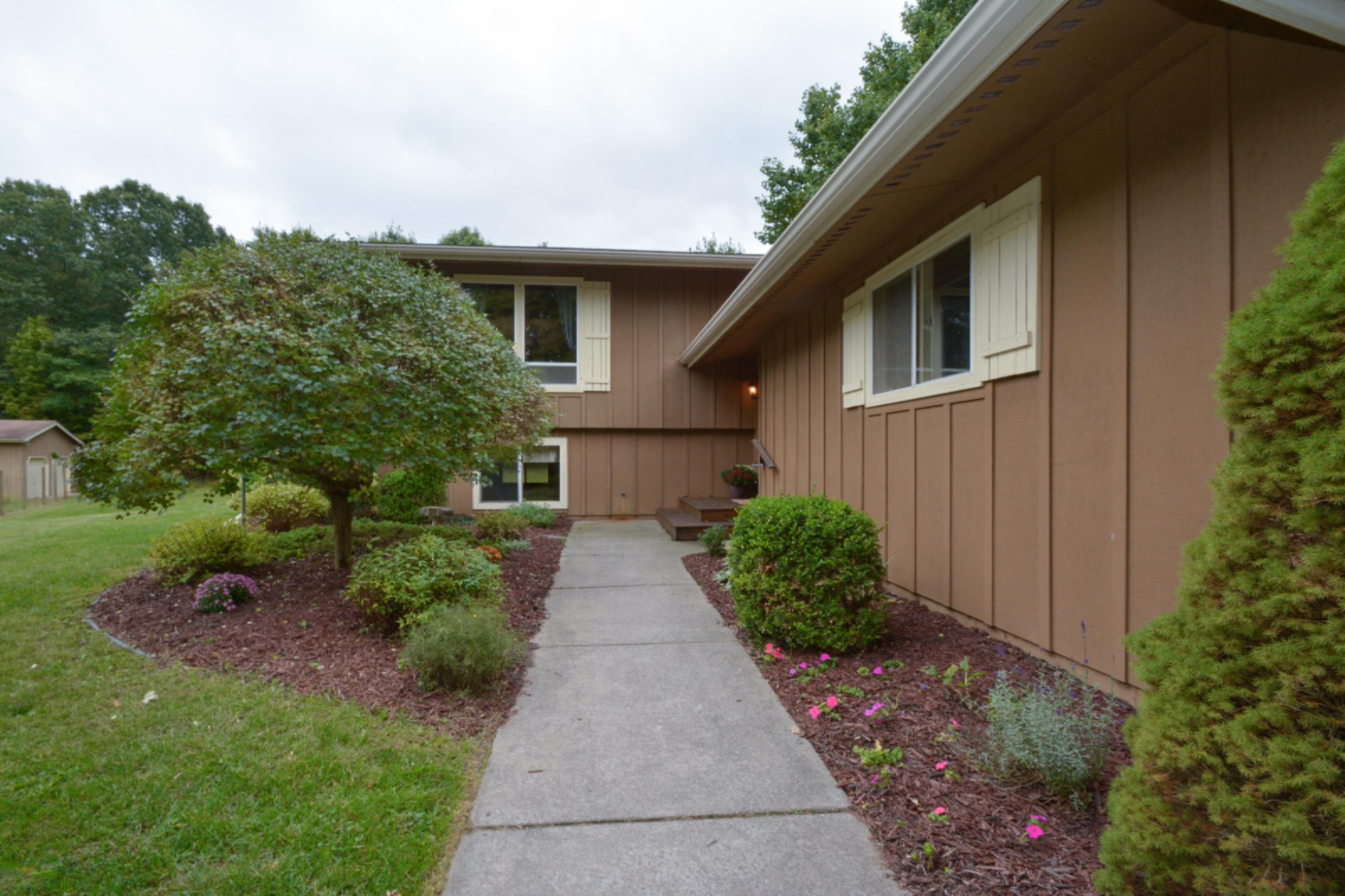 1550 Meachem Road Battle Creek, MI 49017 - Photo 3 of 49 1550 Meachem rd. BC (3)