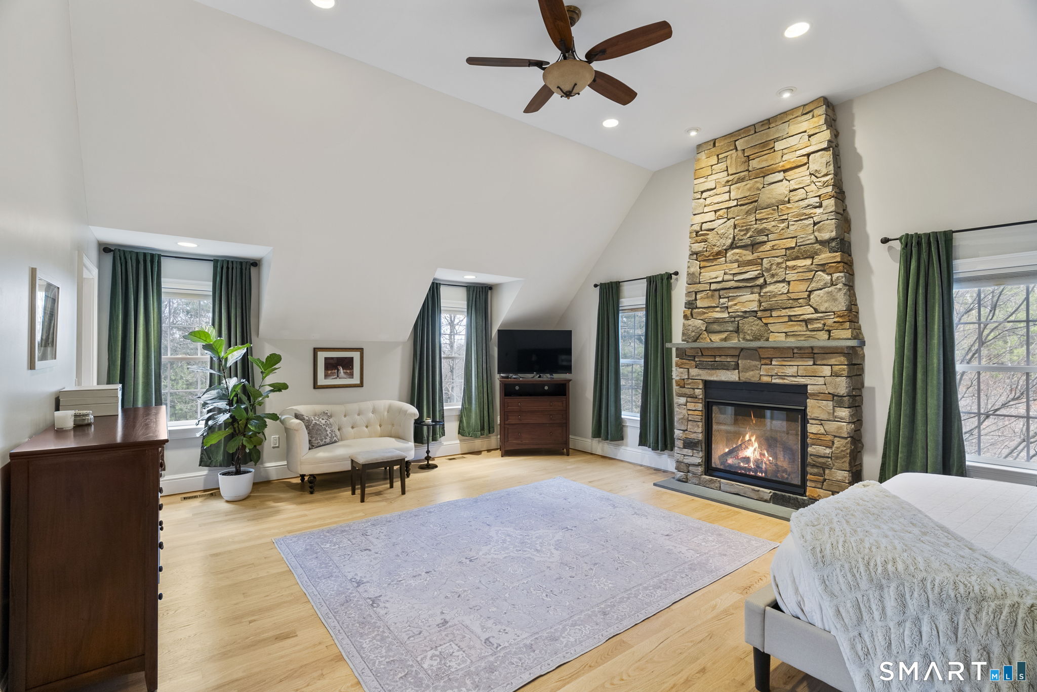 1197 Neipsic Road Glastonbury, CT 06033 - Photo 18 of 40