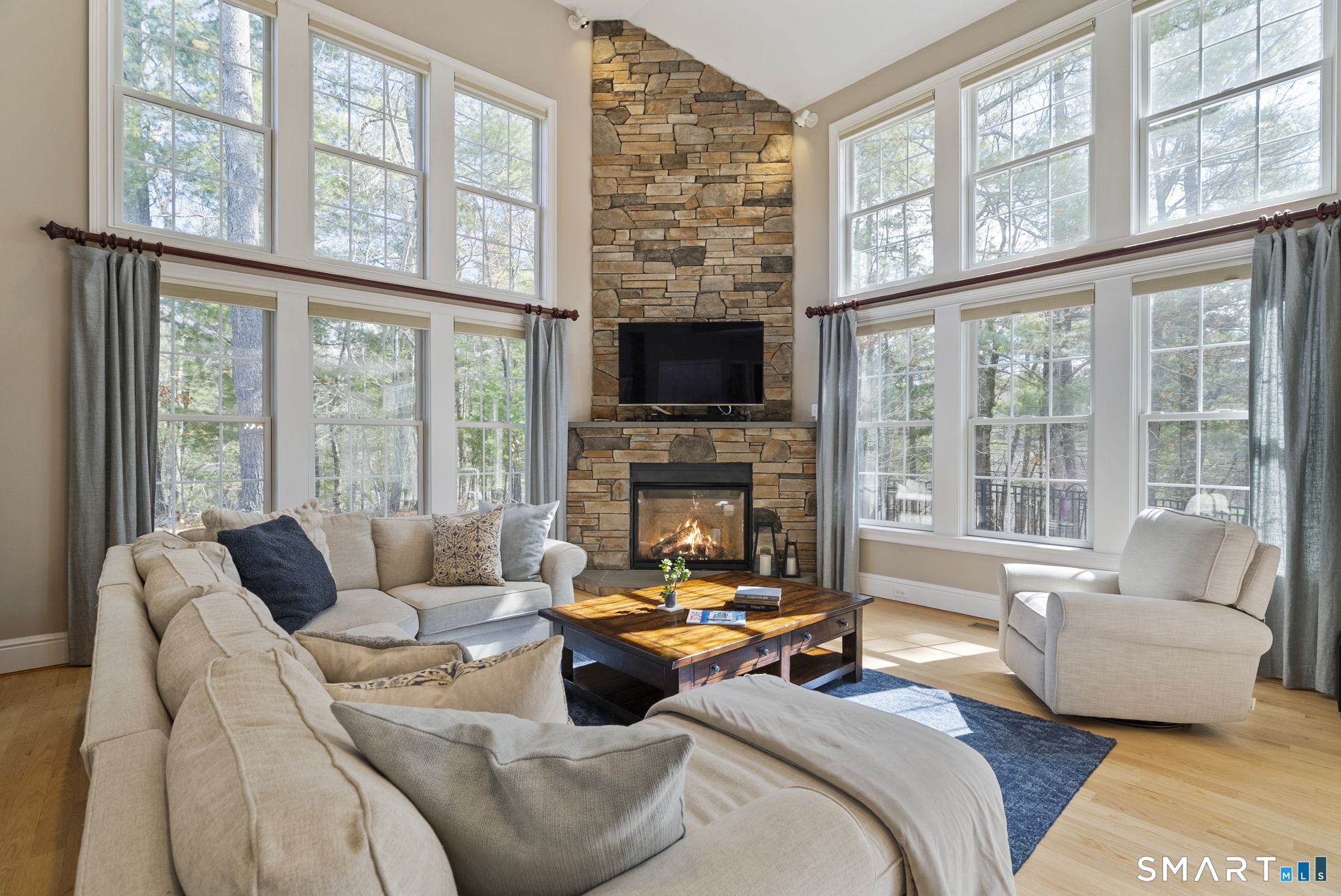 1197 Neipsic Road Glastonbury, CT 06033 - Photo 3 of 40