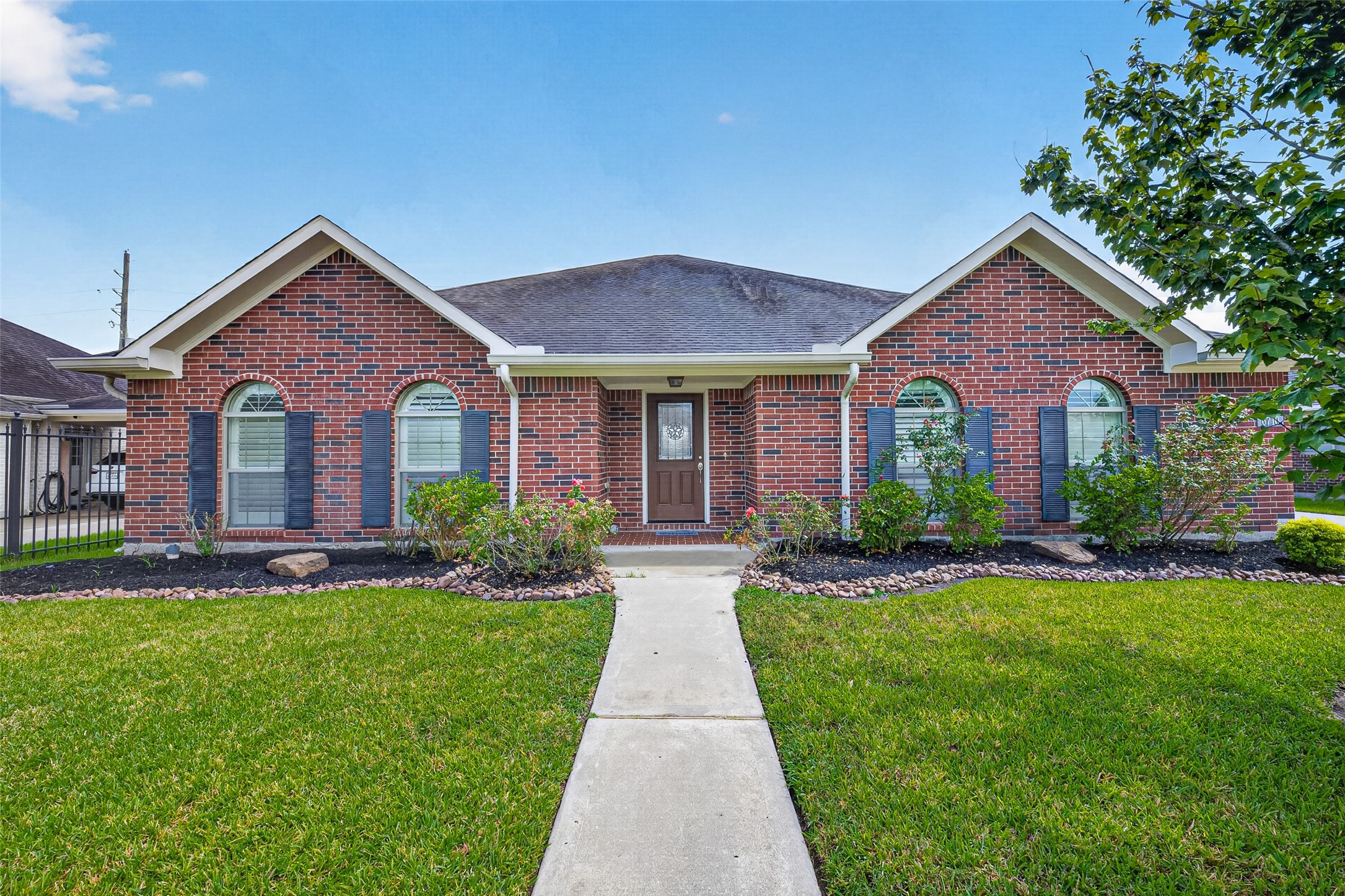 6710 Travis Street Manvel, TX 77578 - Photo 1 of 48