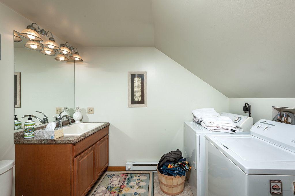 1 Fernald Road Kittery, ME 03904 - Photo 15 of 21 Primary bath