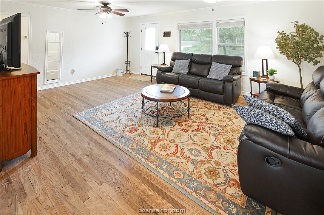 1017 Winding Road College Station, TX 77840 - Photo 6 of 30 Gallery Image 6