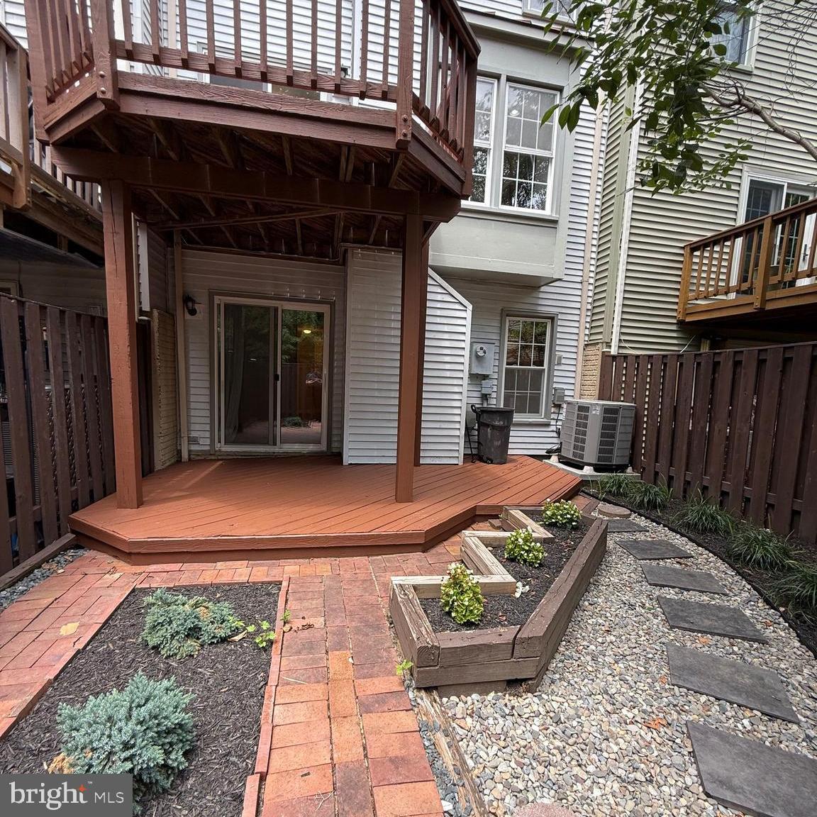 8442 Springfield Oaks Drive Springfield, VA 22153 - Photo 29 of 31 a front view of a house