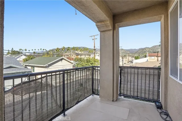 $724,800 | 811 North Dalton Avenue, Unit 105, Azusa, CA 91702