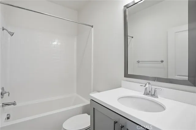 $724,800 | 811 North Dalton Avenue, Unit 105, Azusa, CA 91702