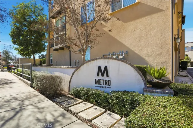 $724,800 | 811 North Dalton Avenue, Unit 105, Azusa, CA 91702