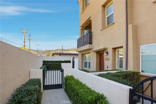 $724,800 | 811 North Dalton Avenue, Unit 105, Azusa, CA 91702