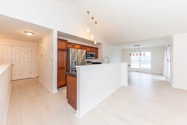 $284,500 | 5588 Hampshire Lane, Ypsilanti, MI 48197