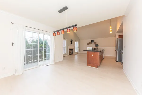 $284,500 | 5588 Hampshire Lane, Ypsilanti, MI 48197