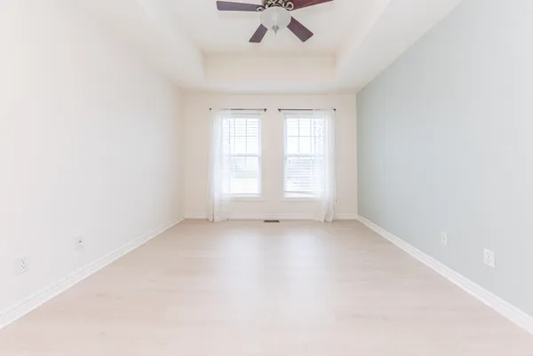 $284,500 | 5588 Hampshire Lane, Ypsilanti, MI 48197