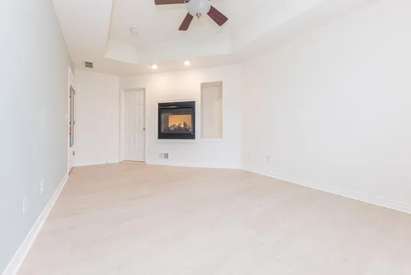 $284,500 | 5588 Hampshire Lane, Ypsilanti, MI 48197