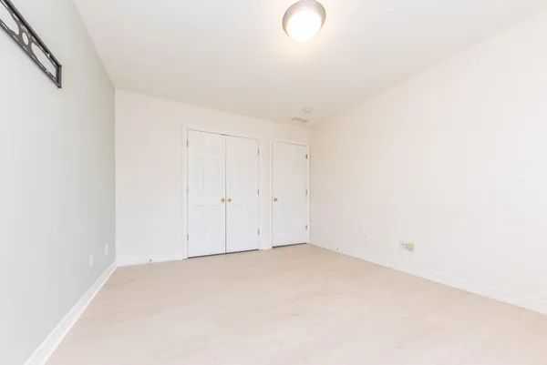 $284,500 | 5588 Hampshire Lane, Ypsilanti, MI 48197