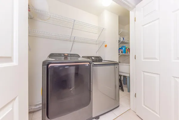 $284,500 | 5588 Hampshire Lane, Ypsilanti, MI 48197