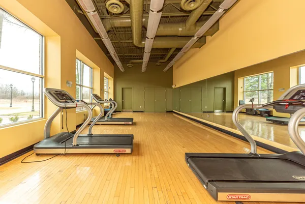 $284,500 | 5588 Hampshire Lane, Ypsilanti, MI 48197