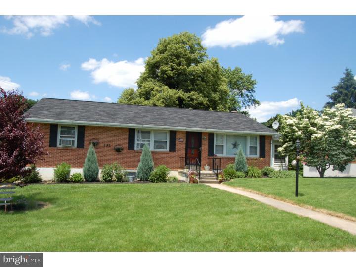 833 Rhodora Avenue Reading, PA 19605 - Photo 2 of 14 Exterior Front