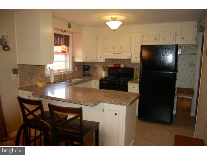 833 Rhodora Avenue Reading, PA 19605 - Photo 7 of 14 Kitchen